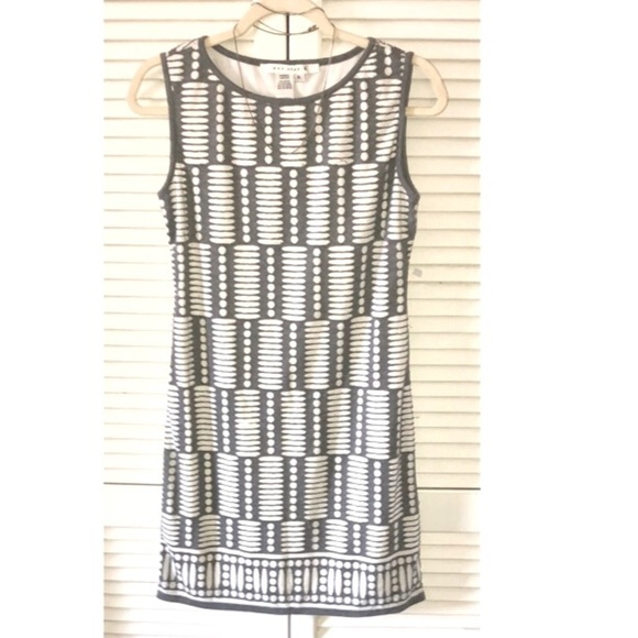 Max Studio Dresses & Skirts - Max studio mini shift dress gray and white sleeveless size small